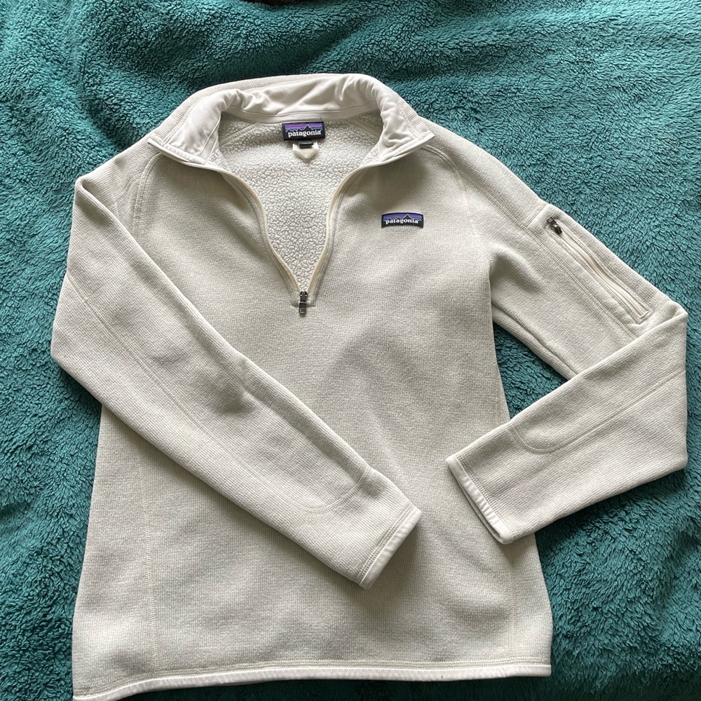 Cream Patagonia quarter zip pullover